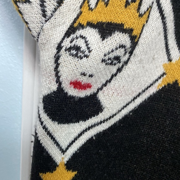 H&M Disney Evil Queen Sweater from Snow White Size L Knit Disney Villain - Picture 4 of 9
